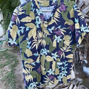 Women’s Scrub Med floral scrub top. Size XL. Medical nurse nursing